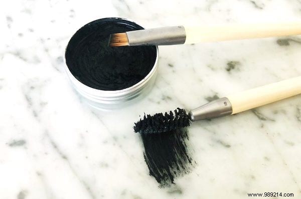 Homemade Mascara:The Easy Recipe For Natural Doe Eyes! 