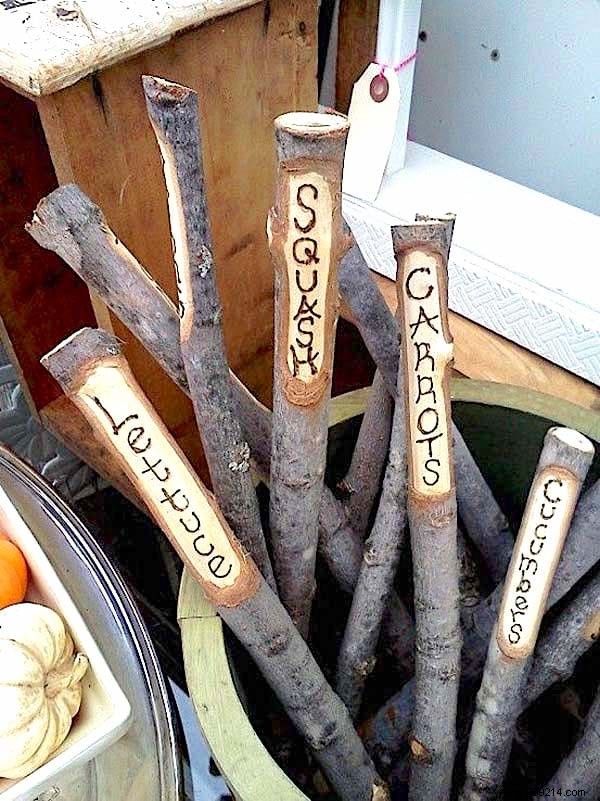19 Great Ideas to Make Beautiful Vegetable Garden Labels for Free. 