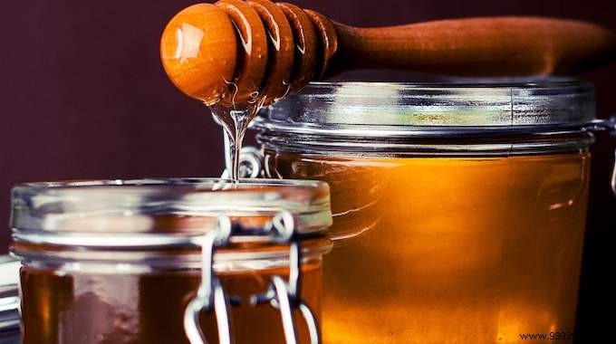 How to use honey without putting it all over the table? 