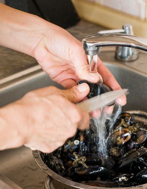 Mouclade Charentaise:An Easy and Economical Mussels Recipe! 