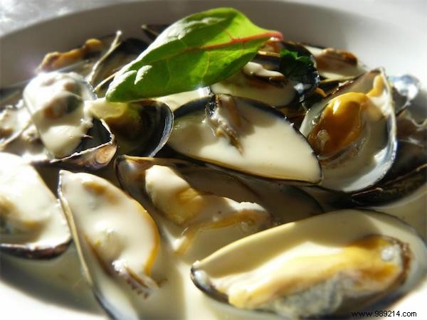 Mouclade Charentaise:An Easy and Economical Mussels Recipe! 