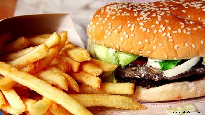 Burger King returns to Paris:3 Economic Reasons to Avoid Fast Food! 