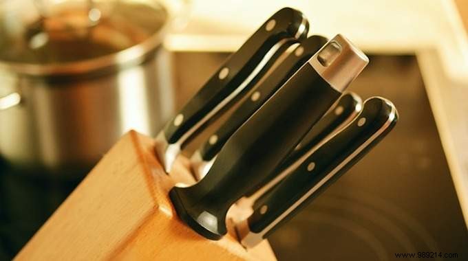 How to Store Kitchen Knives Without a Knife Holder? 