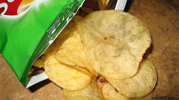 Your Pack of Chips Won t Open? Here s How To Open It In 2 Secs. 
