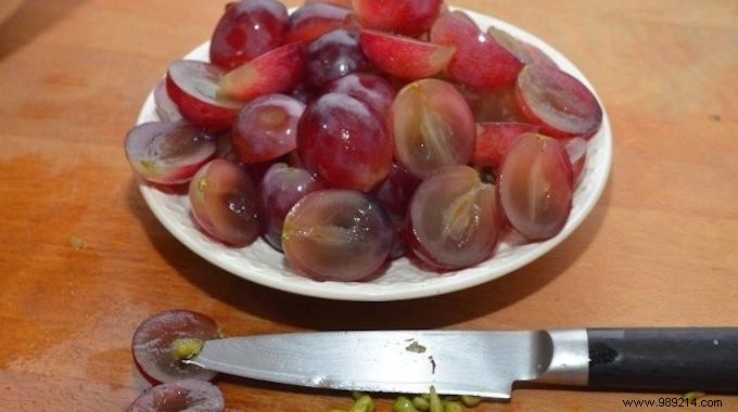The One and Only Way to Cut Grapes in 2. 