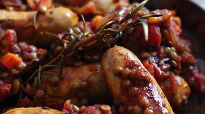 The Friendly and Cheap Recipe for Sausages with Lentils. 