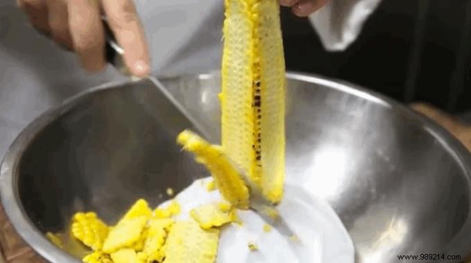 How to Remove Corn Kernels from an Cob Without Getting It All Over. 