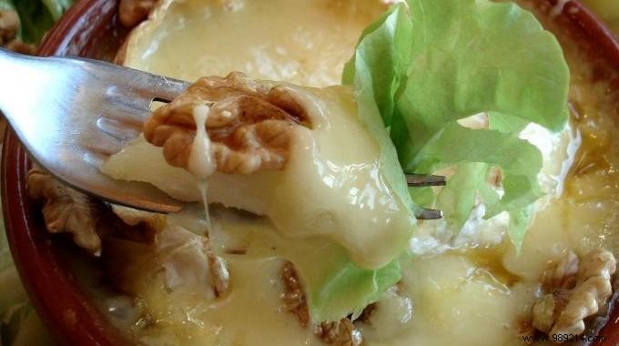 Honey Roasted Camembert Salad Recipe:Inexpensive and Easy! 