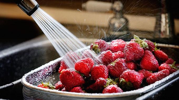 Why You Should NEVER Wash Your Strawberries With Tap Water. 