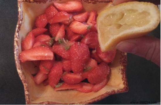 Why You Should NEVER Wash Your Strawberries With Tap Water. 