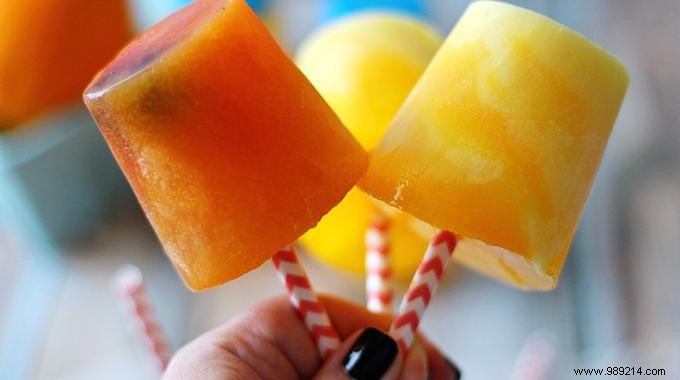 The Trick to Make Popsicles WITHOUT Using a Mold. 