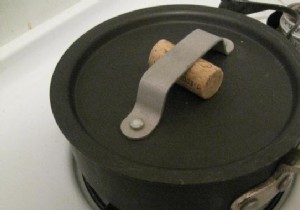 The Very Simple Trick To Lift The Lid Of A Saucepan Without Burning Yourself. 