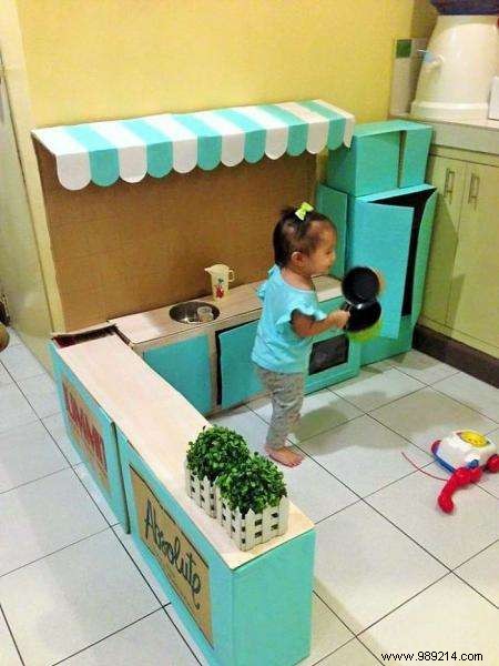 How to Make a Mini Cardboard Kitchen for Your Toddler. 