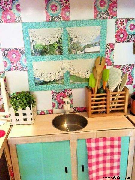 How to Make a Mini Cardboard Kitchen for Your Toddler. 