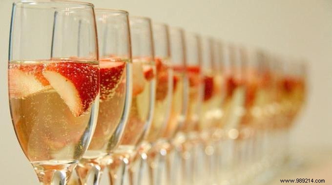 Valentine s Day:The Cocktail Recipe To Make Your Lover Sparkle. 