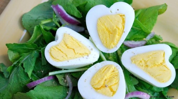 Can you peel several hard-boiled eggs at the same time? 