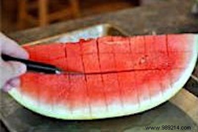 How To Cut A Watermelon In 2 Minutes Like A Pro. 
