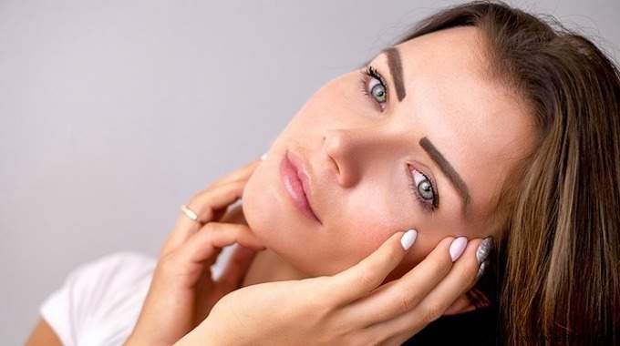 Young and already wrinkled? 3 natural tips for regaining smooth skin. 