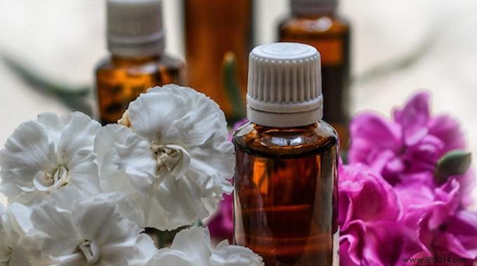 Making Homemade Skincare Oils, Nothing Could Be Easier! 