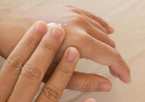 A Homemade Lotion to Pamper Dry Skin. 