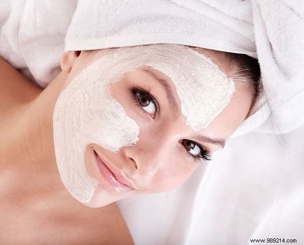 An easy-to-make at-home facial for dry skin. 