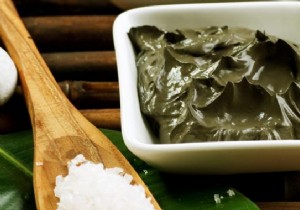 3 Proven Clay Poultice Remedies for Winter Ailments Like Sore Throat and Bronchitis