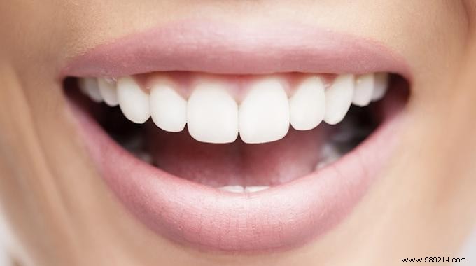 The Surprising Tip To Scale Your Teeth Easily At Home. 