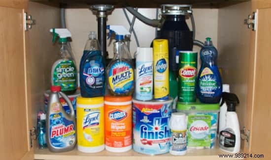 10 Toxic Things You Have At Home To Throw Away Right Now. 