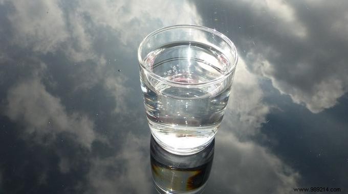 14 Signs That Show You re Not Drinking Enough Water (And How To Fix It). 