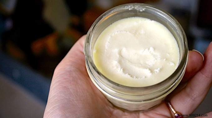 9 Effective And Natural Deodorant Recipes Your Skin Will Love! 
