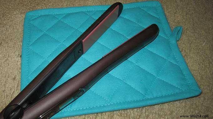 The Tip For Carrying A Hot Hair Straightener In Your Suitcase. 