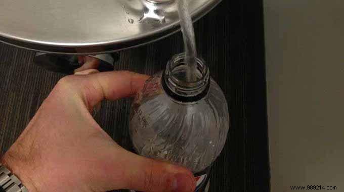 The Tip To Easily Fill Your Bottle At A Water Fountain. 
