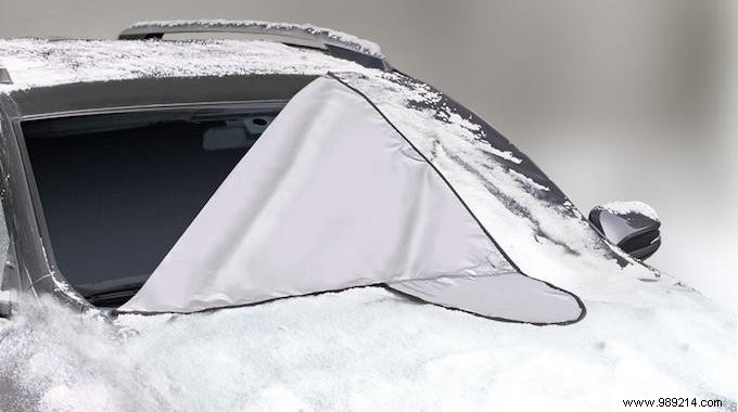 Smart Product:The Anti-Frost Tarpaulin, Essential For Anyone With A Car. 