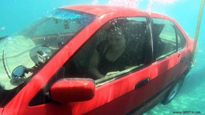 How To Escape From A Sinking Car? 