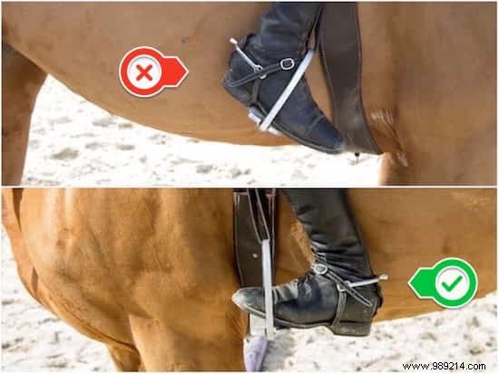 Survival Tips:How to Control a Running Horse? 