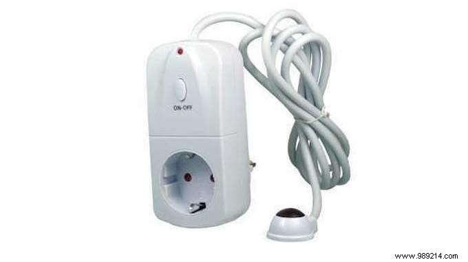 TV standby switch socket to consume less electricity. 