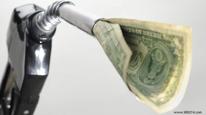 10 Simple Tips To Save A Lot Of Money On Gas. 