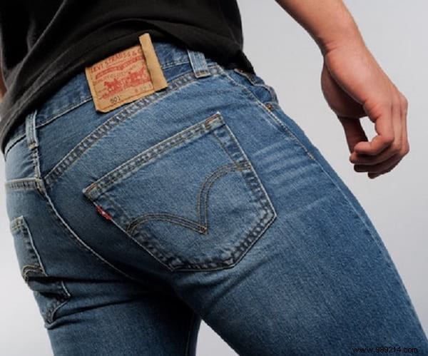 Choose THE Jean to highlight Our buttocks! 