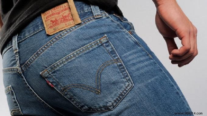 Choose THE Jean to highlight Our buttocks! 