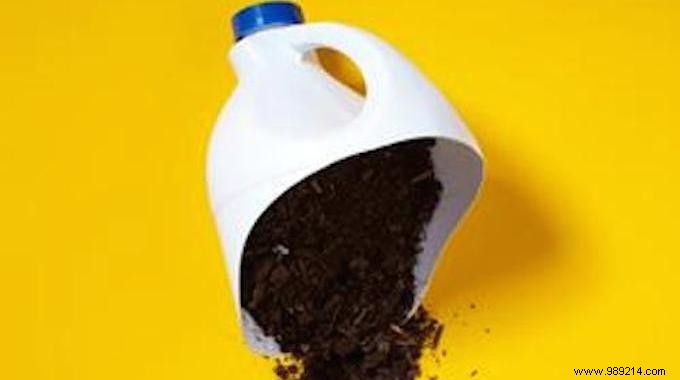 The Trick to Turn a Bottle of Milk into a Scoop. 