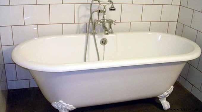 How to restore shine to your bathtub? 