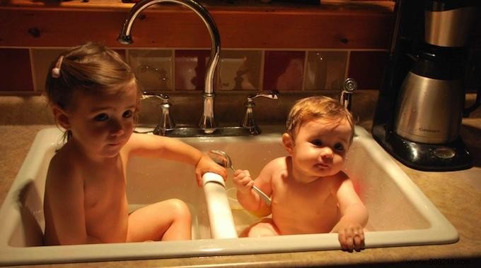 THE Surprising Trick To Bathe Baby. 