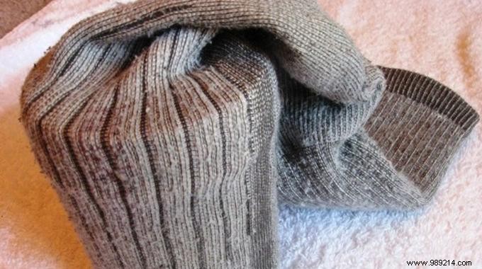 The Tip To Dry Your Socks FASTER. 