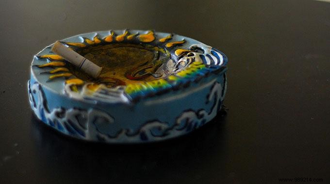 The Effective Trick To Clean An Ashtray Easily. 