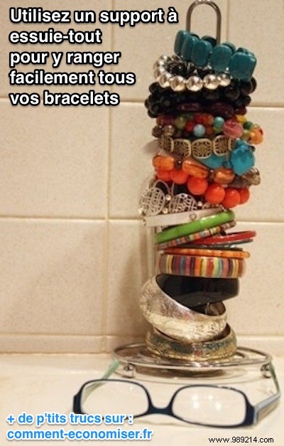 Certainly the most clever support for storing all your bracelets. 