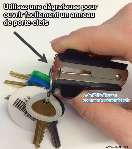 The Easy Way to Open a Keychain Ring. 