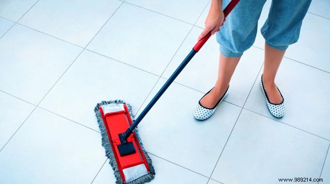 Tile Cleaner:Discover the Home Recipe. 