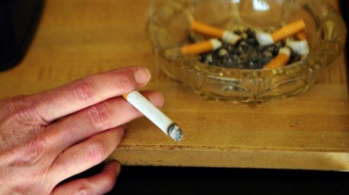 The Magic Trick To Remove Cigarette Smell In A Room. 