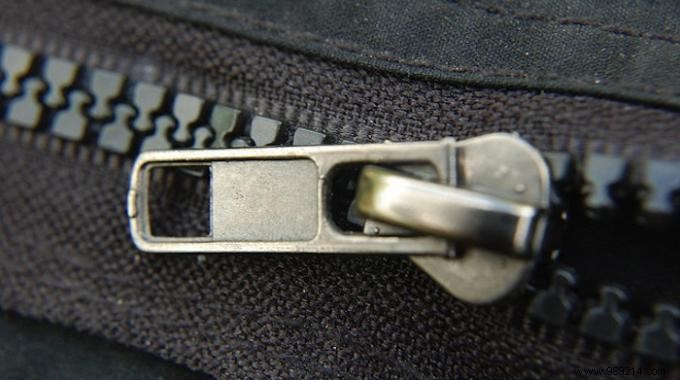 Finally a trick that works for unblocking a zipper. 