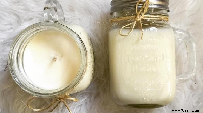 The Home Recipe For Making Natural Scented Candles. 